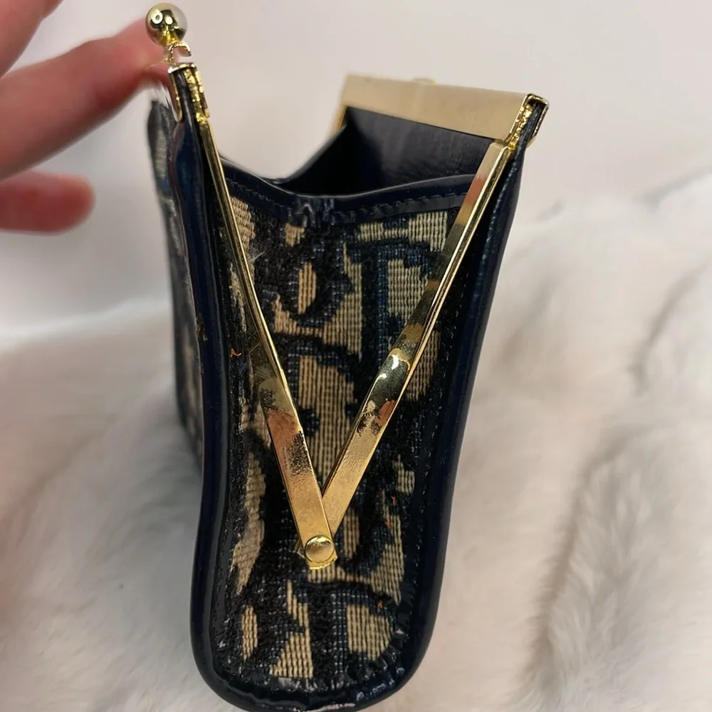 DIOR KISS LOCK COIN PURSE